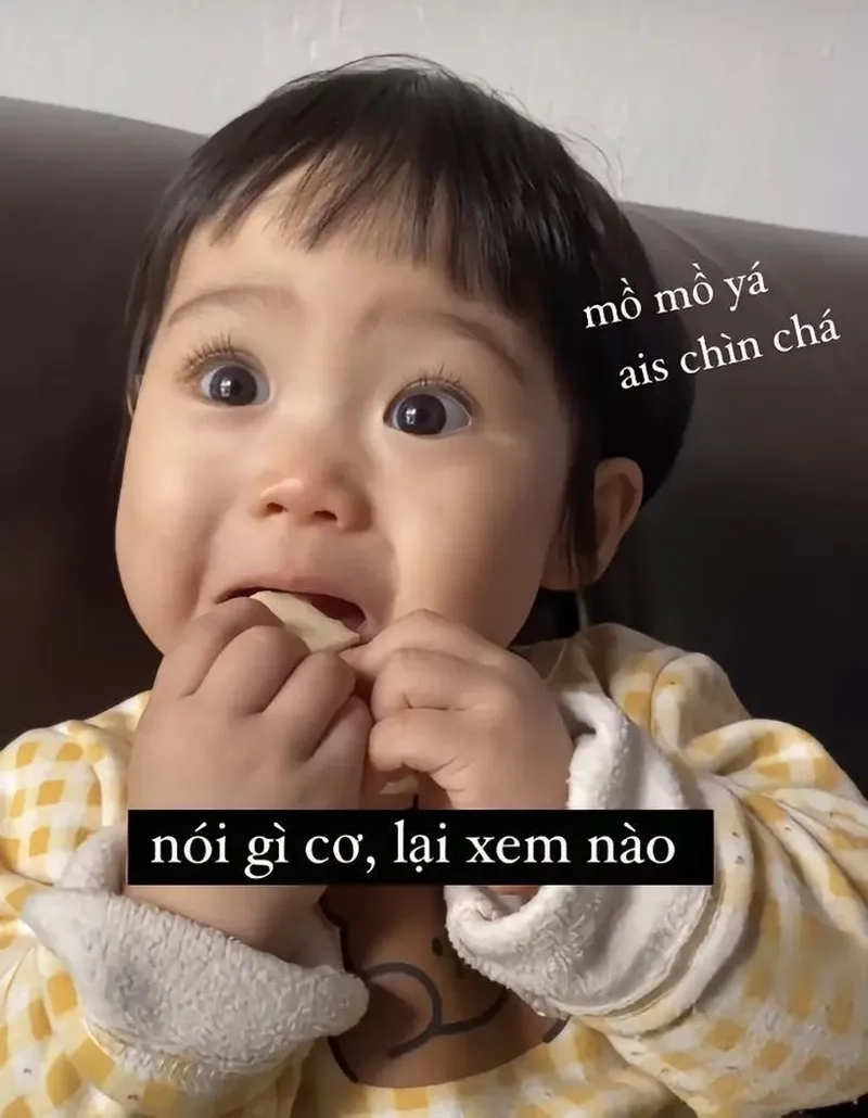 Avatar meme em bé cute hài hước sẽ giúp bạn tạo điểm nhấn trên mạng xã hội với sự dễ thương khó cưỡng.