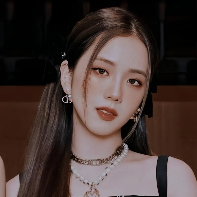 Avatar Blackpink Rose với phong cách quyến rũ, nổi bật và đáng yêu.