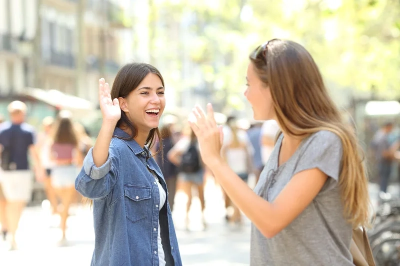 Bye mom i’m getting married meme là câu chia tay thú vị và hài hước.