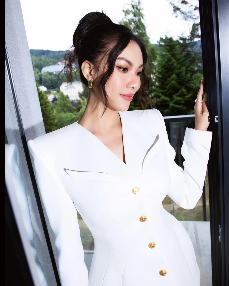 Nguyễn Huỳnh Kim Duyên làm rạng danh Việt Nam tại Miss Universe 2021, tạo dấu ấn đặc biệt.