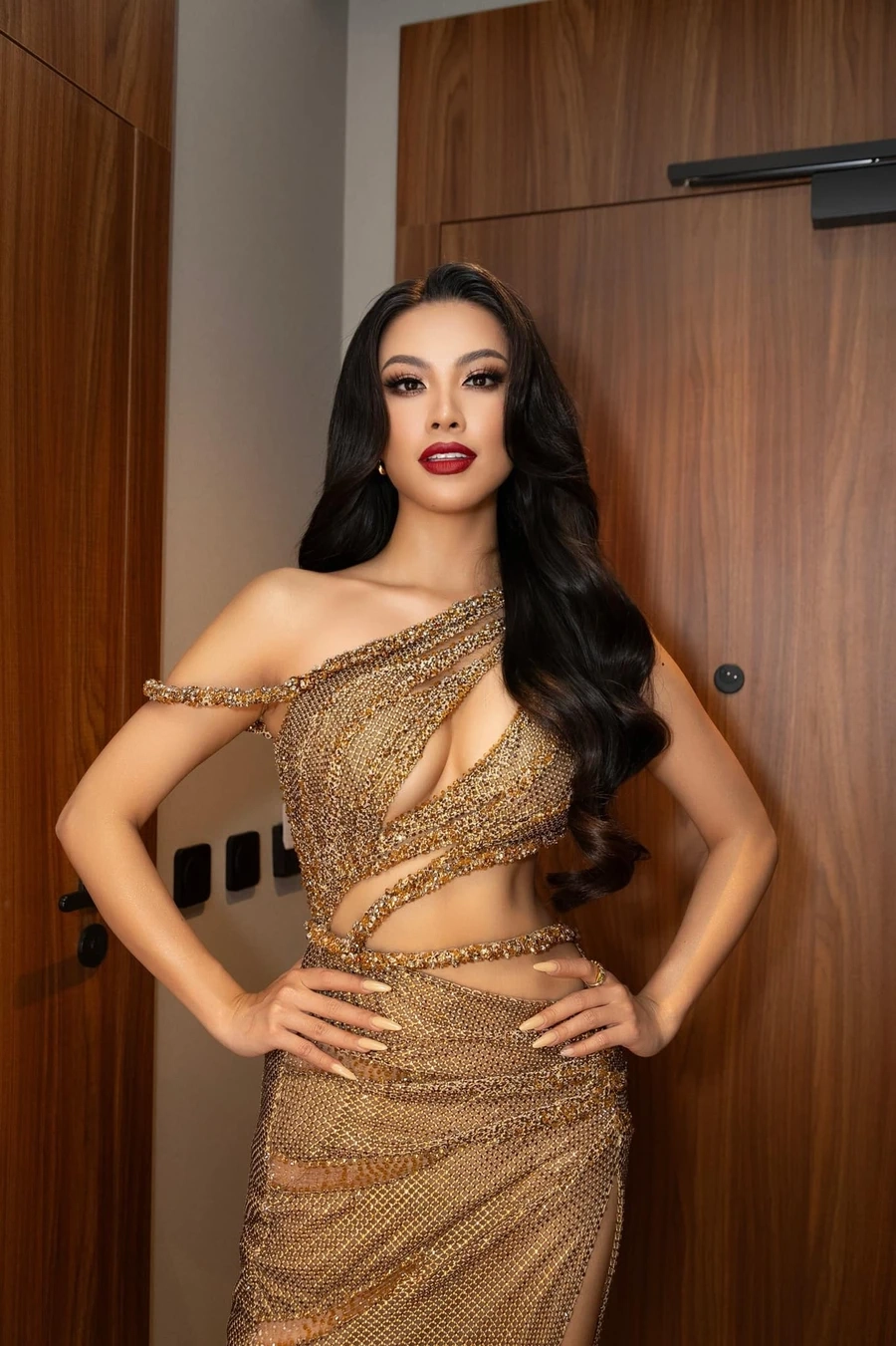 Nguyễn Huỳnh Kim Duyên khẳng định tên tuổi tại Miss Supranational, làm nên điều kỳ diệu.