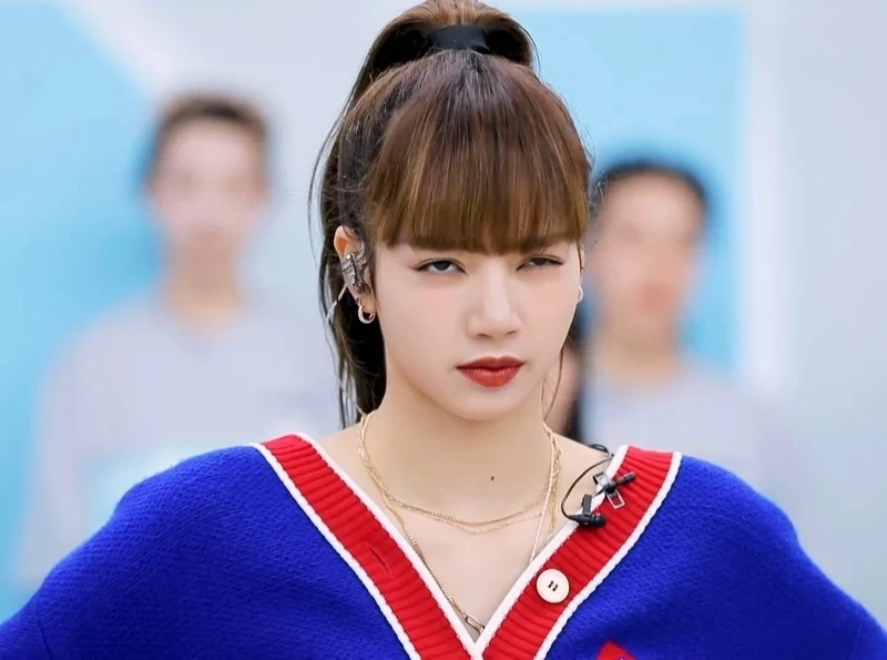 Blackpink Lisa meme face với những biểu cảm cực kỳ ngọt ngào và đáng yêu.