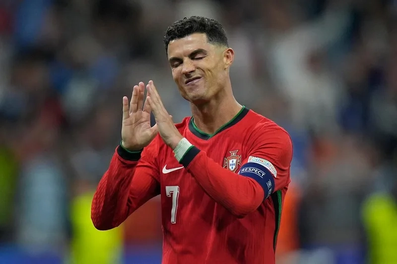 Siu Ronaldo meme luôn gây chú ý bởi cách ăn mừng đặc biệt của ngôi sao này, khiến fan phải cười ngất.