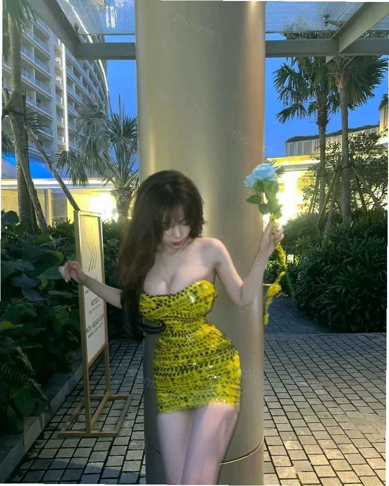 Ảnh gái xinh múp mang vibe dễ thương, tích cực