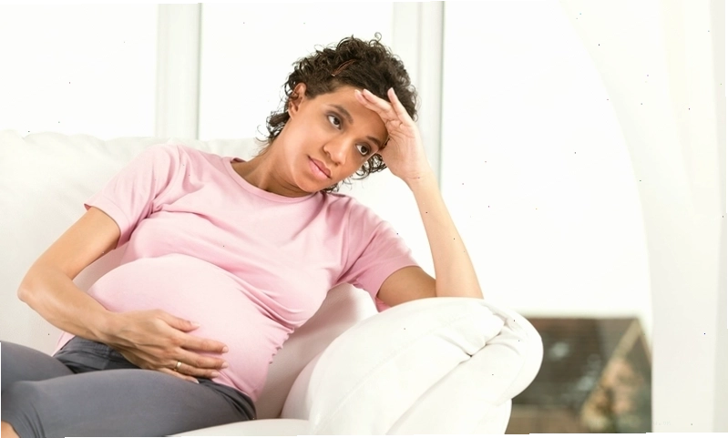 Bà bầu nên chia nhỏ bữa ăn để giảm áp lực lên dạ dày