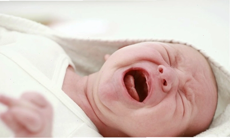 Chọn quần áo thoáng khí cho bé