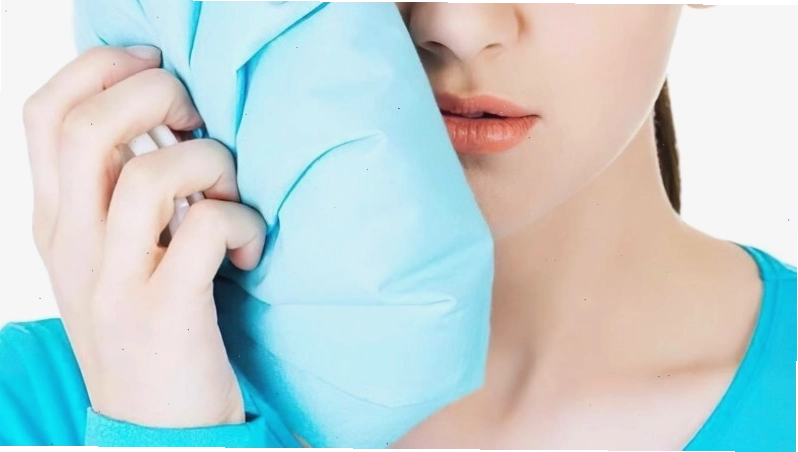 Chườm lạnh vùng má là cách trị nhức răng hiệu quả và đơn giản để giảm sưng đau