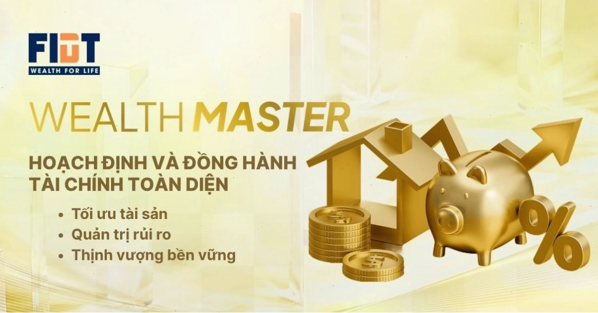 Chuyên viên tư vấn tài chính FIDT đang làm việc với khách hàng về kế hoạch quản lý tài sản