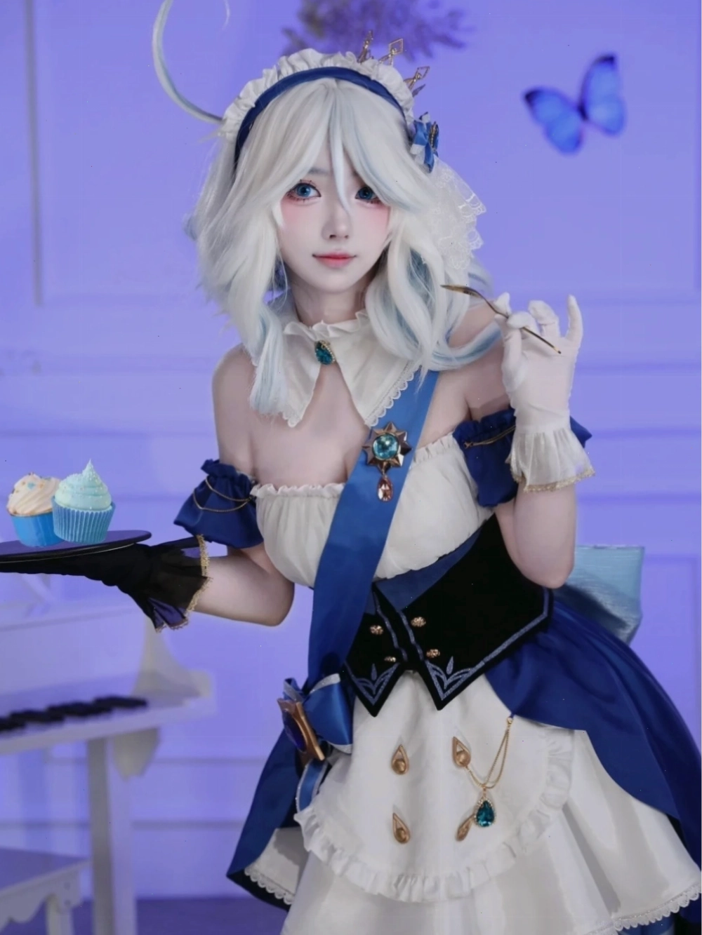Cô gái xinh đẹp hóa thân thành nhân vật anime dễ thương với trang phục màu hồng