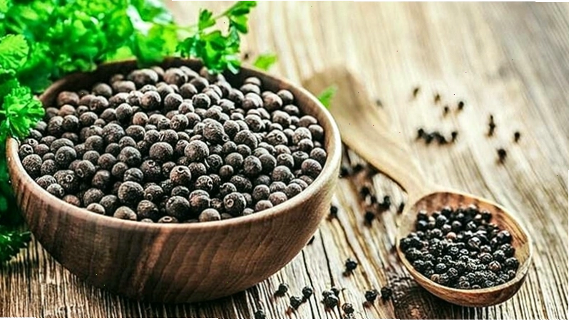 Đuổi kiến bằng tiêu đen đơn giản và hiệu quả