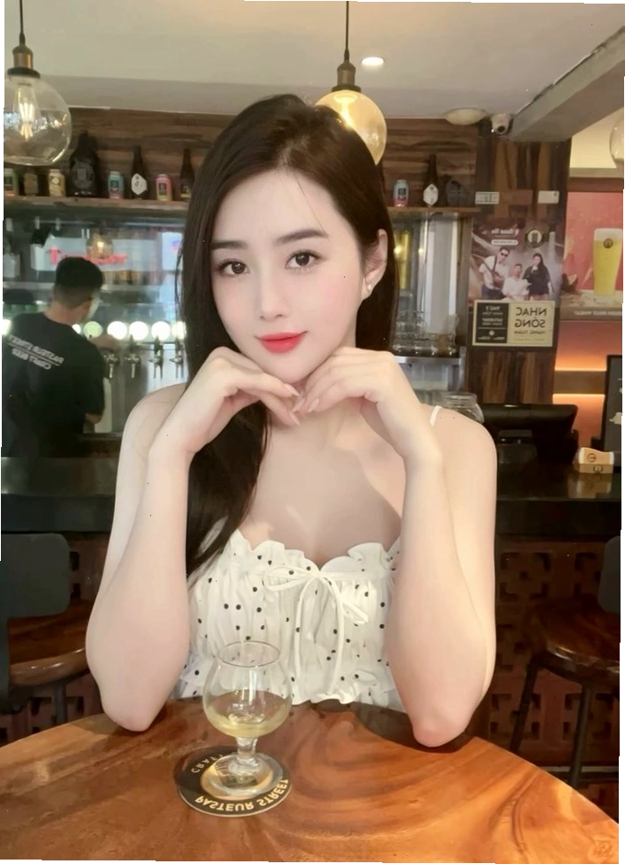 Gái xinh Việt Nam diện bikini khoe dáng chuẩn trên biển