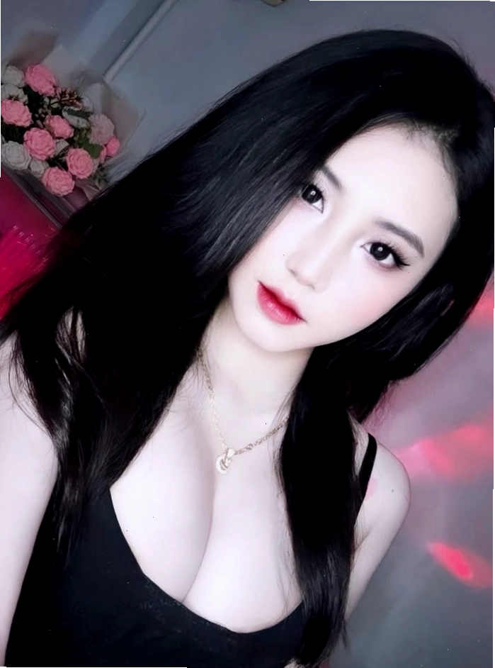 Gái xinh Việt Nam quyến rũ trong bộ váy ngắn