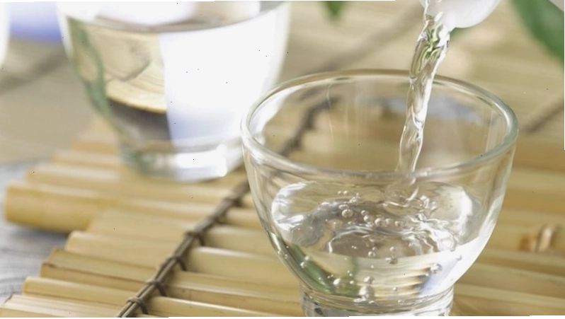 Giấm trắng giúp cân bằng pH và giảm ngứa