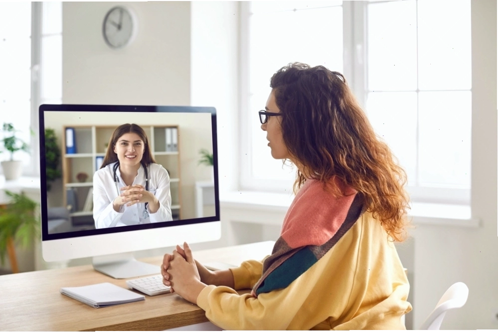 Gọi video với bác sĩ khám tâm lý online mang đến nhiều lợi ích thiết thực cho bệnh nhân.