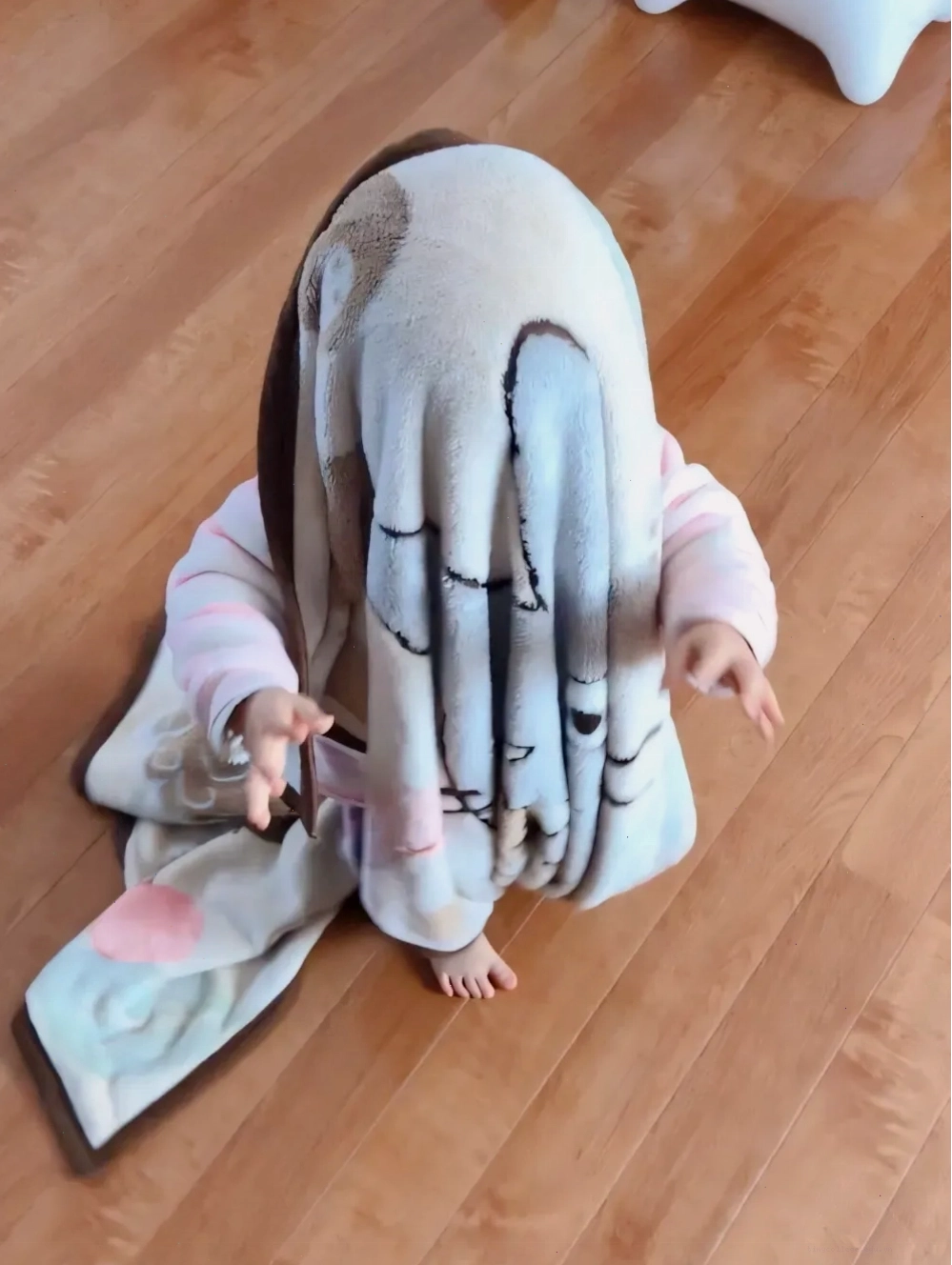 Hình ảnh nam cute, thể hiện sự đáng yêu và thu hút