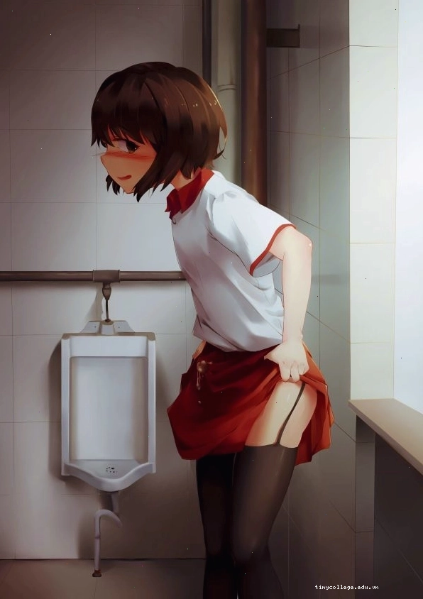 Hình ảnh nhân vật anime với mái tóc nâu ngắn, mặc váy và tất dài, thể hiện phong cách trẻ trung.