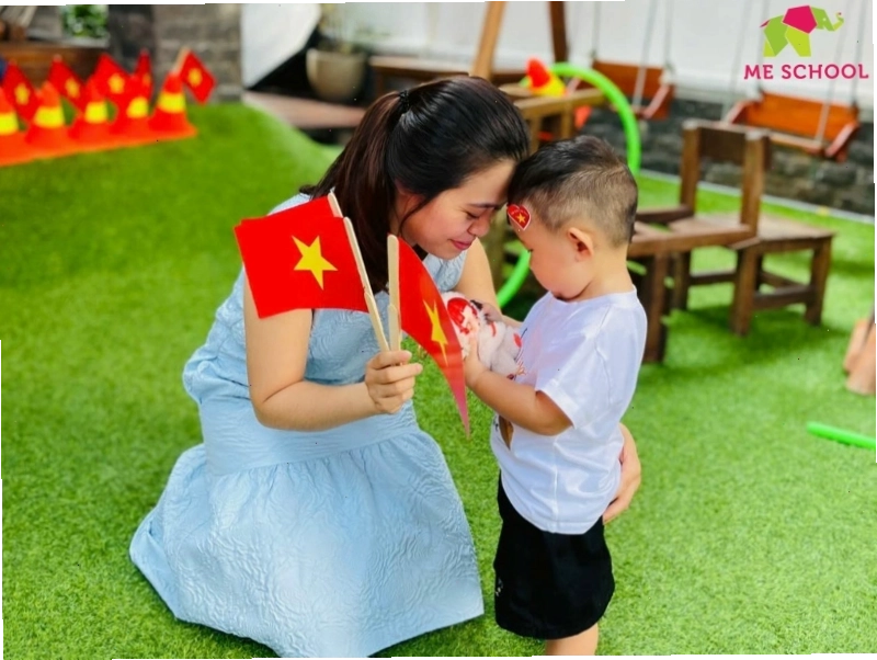 Hướng dẫn cha mẹ dạy trẻ áp dụng quy tắc 5 ngón tay