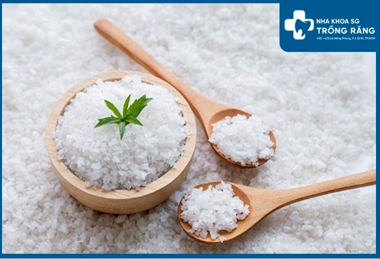 Mẹo làm trắng răng trong 5 phút với muối
