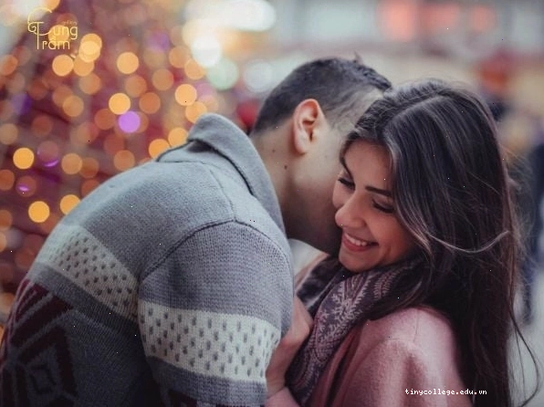Mơ thấy người yêu cũ hôn môi có thể là dấu hiệu còn vướng mắc tình cảm