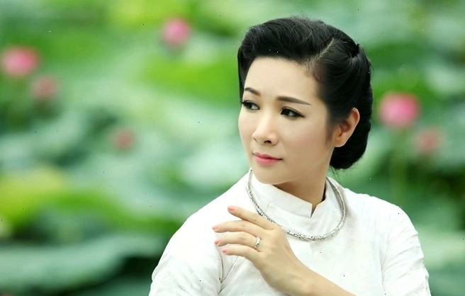 Nghệ sĩ Thanh Thanh Hiền thời trẻ trên sân khấu chèo