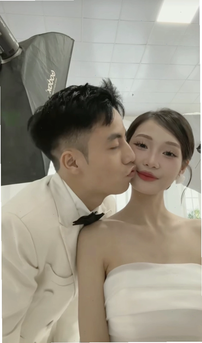 Nhiều phiên bản meme Sơn Tùng được chia sẻ