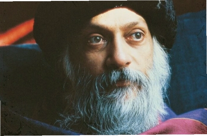 Osho, bậc thầy tâm linh với tư tưởng tự do và thiền định sâu sắc