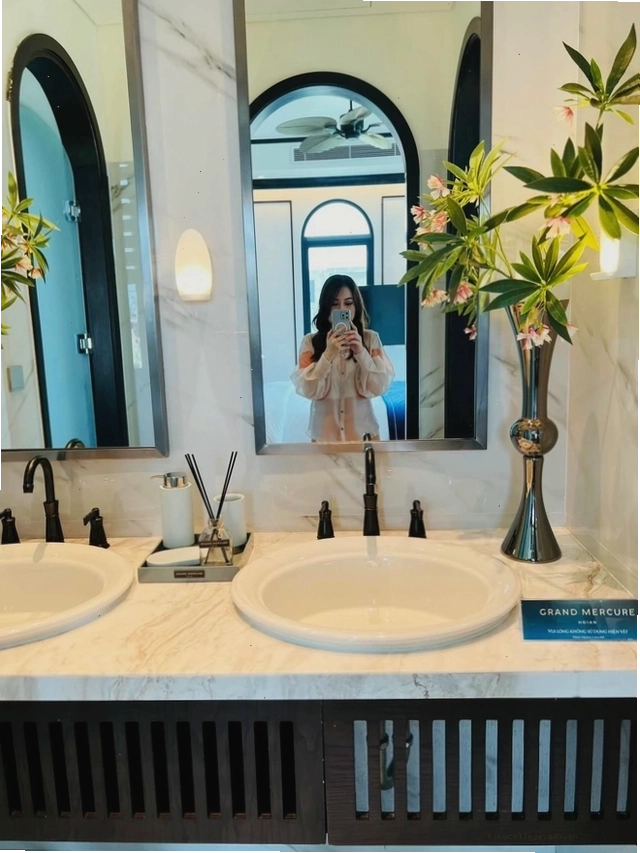 Phong cách thời trang của Hằng Túi
