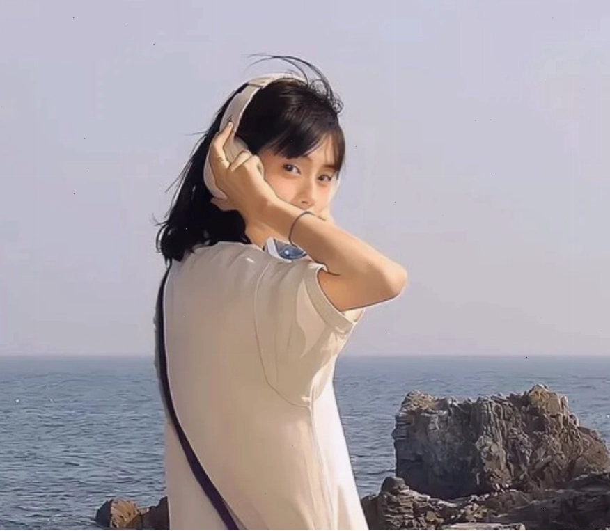 Phụ nữ đang suy ngẫm về ý nghĩa giấc mơ