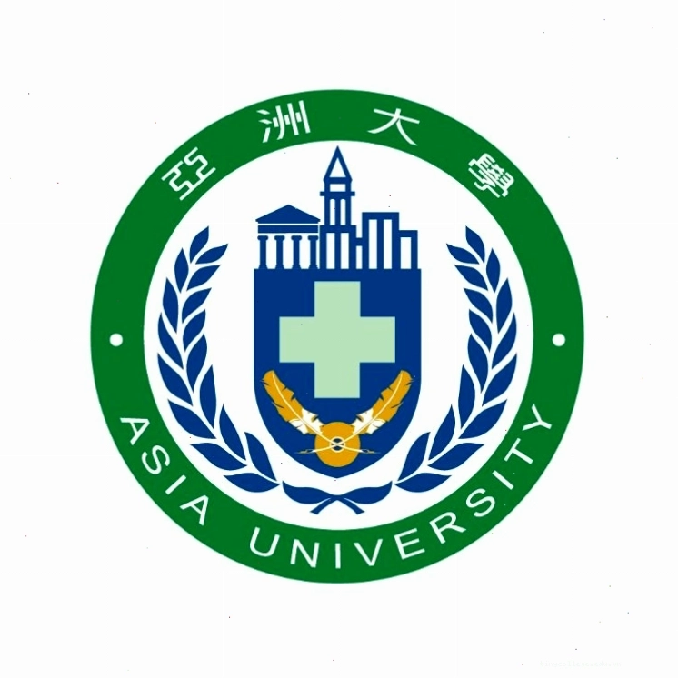 Sinh viên chụp ảnh kỷ niệm tại khuôn viên Đại học Châu Á (Asia University) Đài Loan