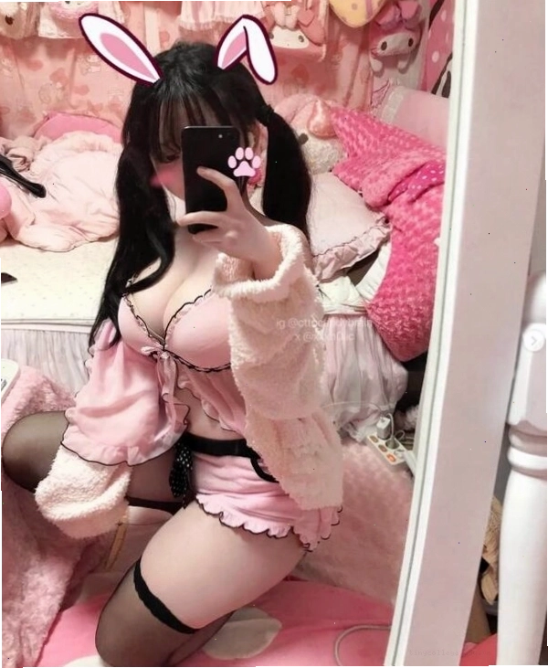 Tạo hình cosplay anime nữ đầy biểu cảm