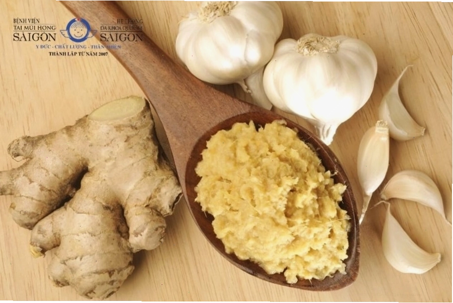 Tỏi và muối giúp giảm đau răng hiệu quả nhờ đặc tính kháng khuẩn