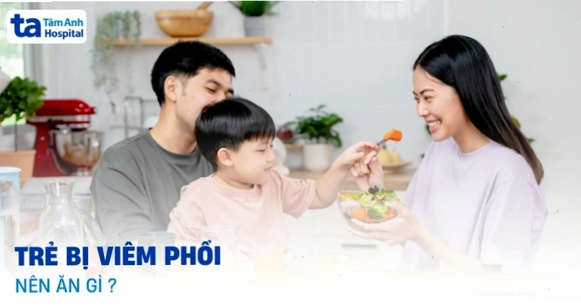 Trẻ bị viêm phổi nên ăn gì để nhanh hồi phục