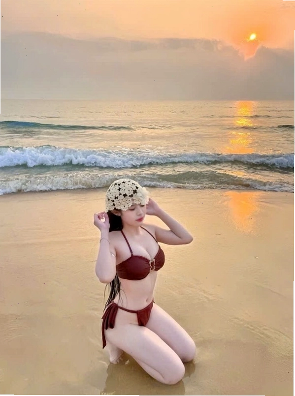 Vẻ đẹp nổi bật của gái xinh Việt Nam trong trang phục bikini đi biển