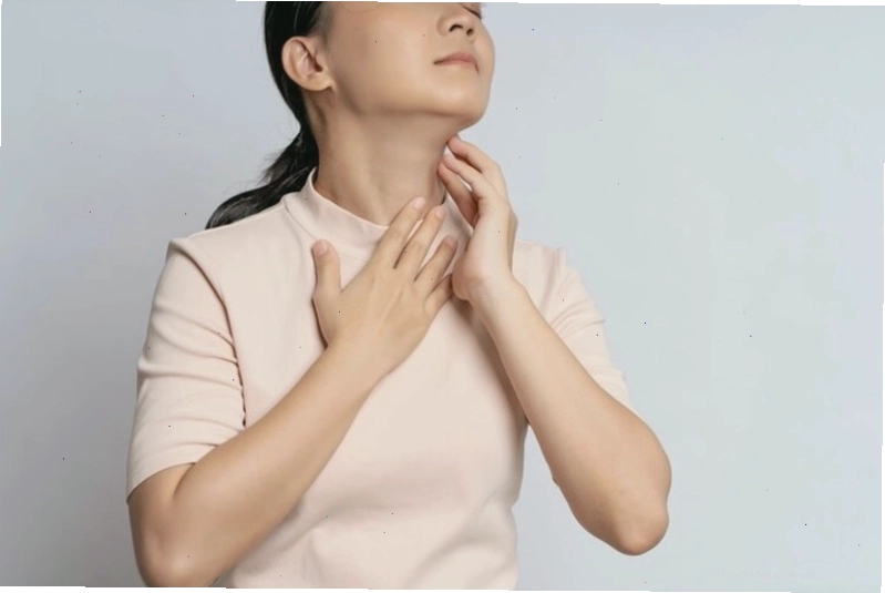 Vướng họng, khó thở có thể do viêm họng mạn tính gây ra