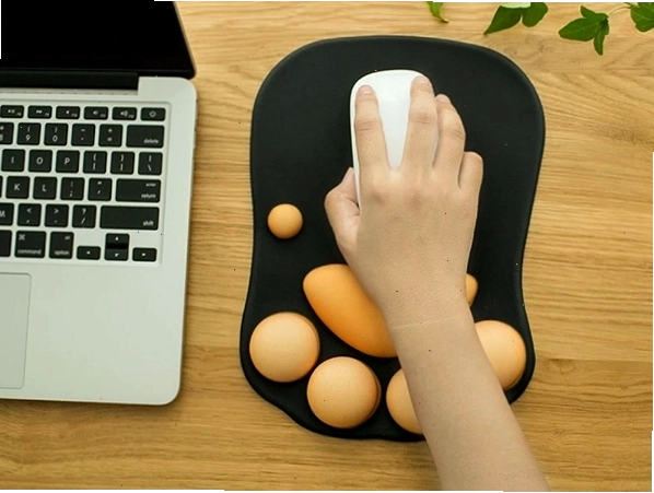 Vệ sinh phần cảm quang khi con chuột máy tính bị đơ