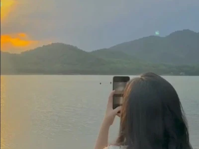 Khám phá vẻ đẹp huyền bí với ảnh avatar cô gái quay lưng che mặt