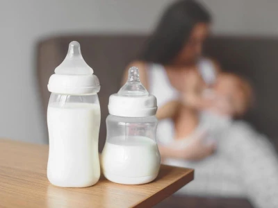 Mẹo dân gian cai sữa cho bé bằng bôi lông mày: Hiệu quả hay chỉ là lời đồn?